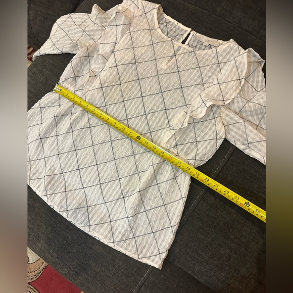 LOFT White Plaid Ruffle Sleeve Blouse Size M in excellent condition - Picture 13 of 16
